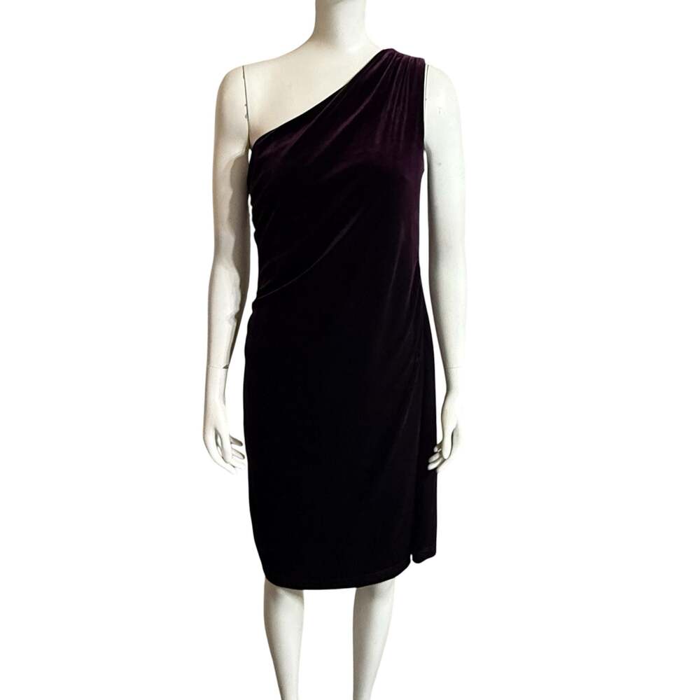 The Pyramid Collection Plum Velvet One-Shoulder Side Ruched Dress
